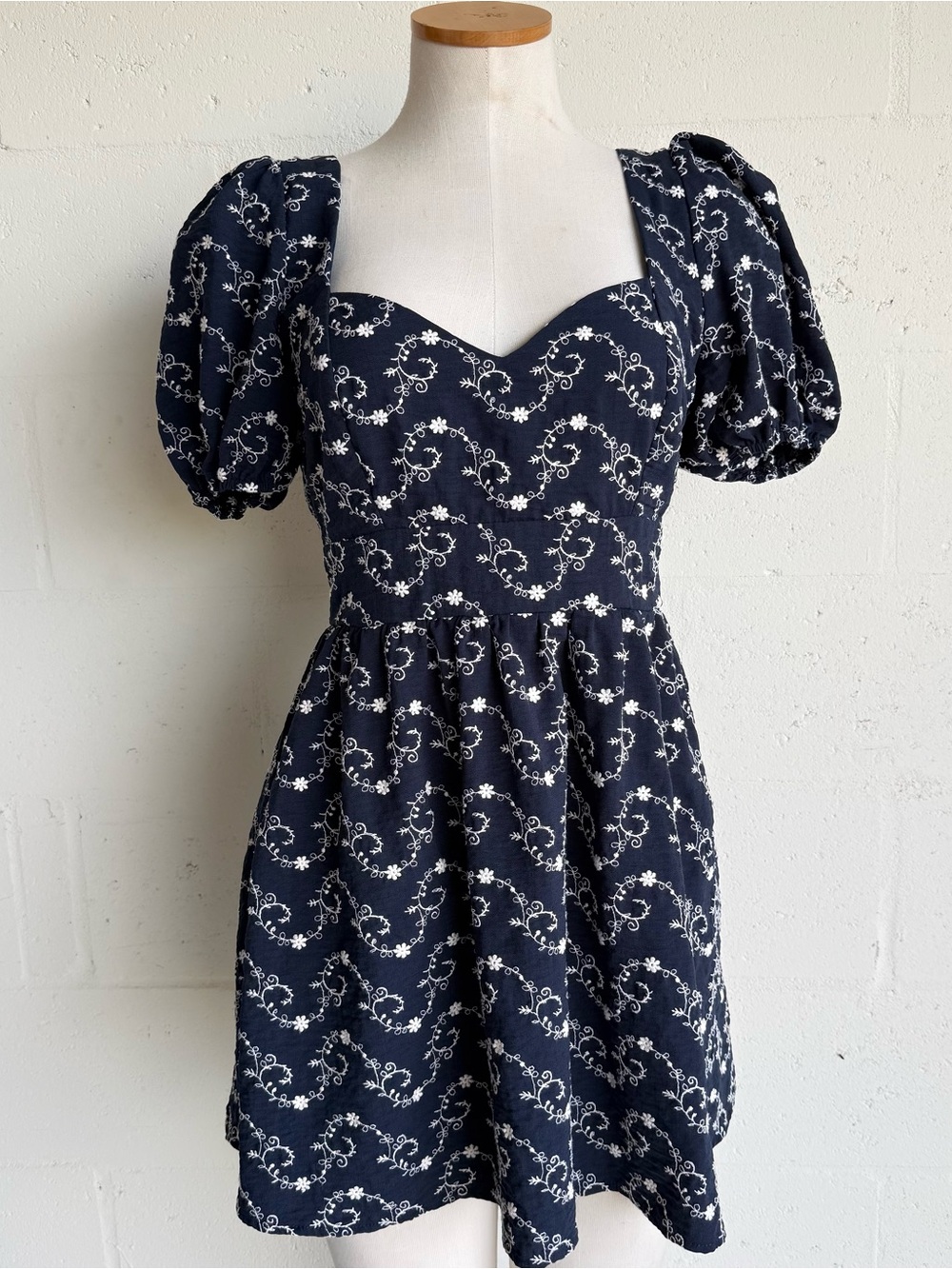 Audrey Parks + Francesca Navy Floral Puff-Sleeve Mini Dress large embroidered